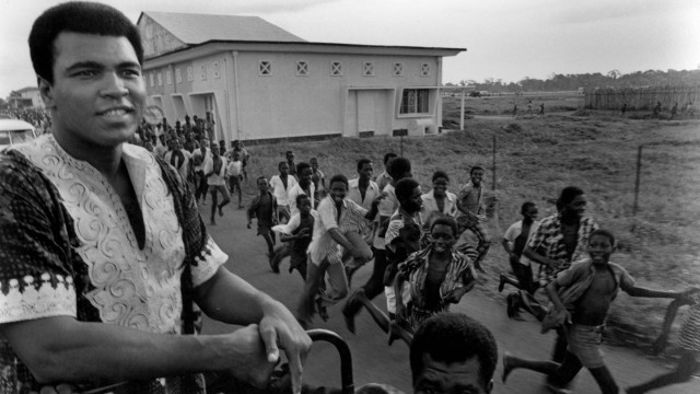 Muhammed Ali on the way from Kinshasa to his Nsele training camp 1974